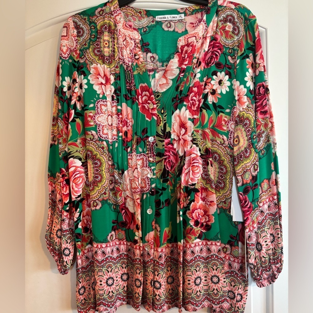 NWT Figueroa & Flower petite Large v-neck pleated boho flower floral blouse
